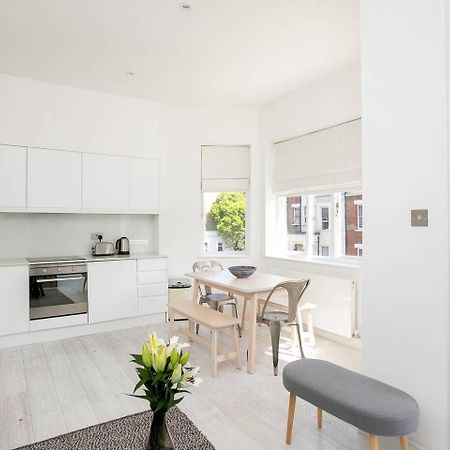 Guestready - West Kensington Home W/Balcony Londres Extérieur photo